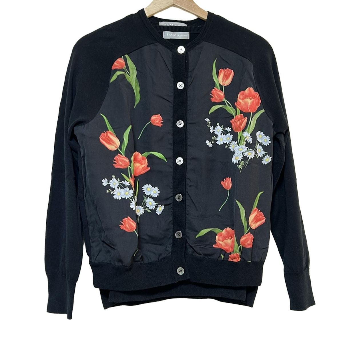 DAMAcollection ダーマ アンサンブル レディース - 黒×レッド×マルチ 花柄