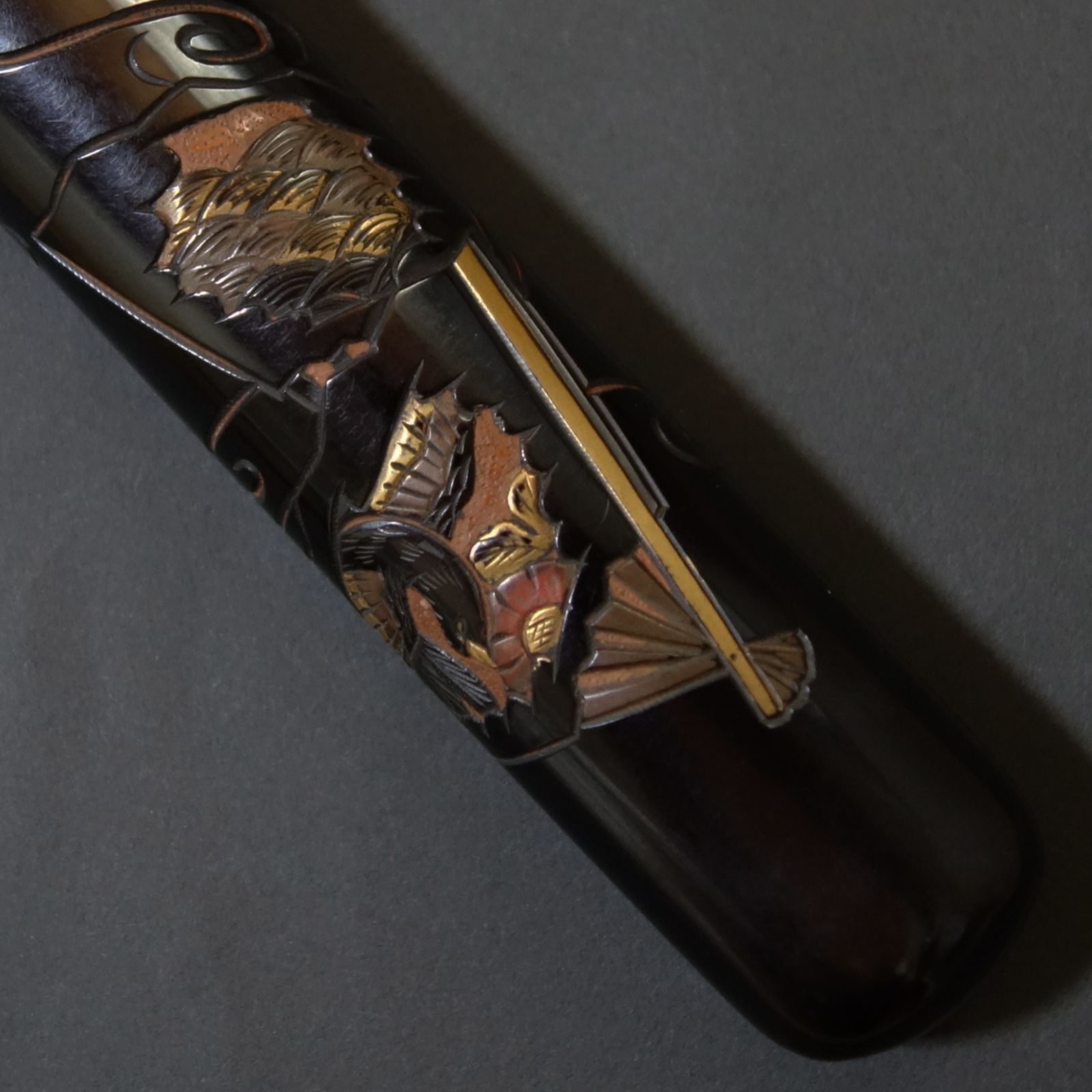 煙管筒 【 彫彩漆 蒔絵 扇花鳥青海波文様 煙管筒 】漆器 喫煙具 煙管