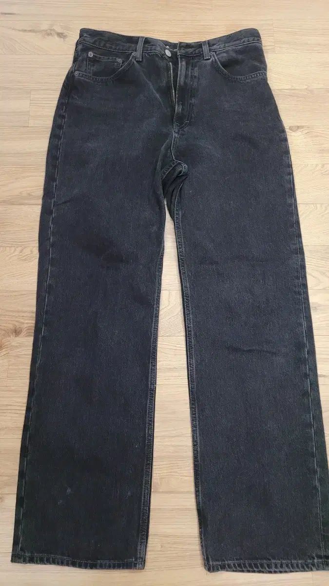 ストレートデニム