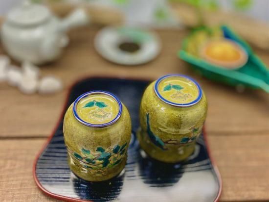 黄塗り金糸梅に鳥