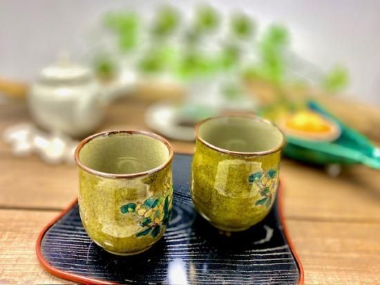 メーカー直送 九谷焼 夫婦湯呑 黄塗り金糸梅に鳥 裏絵 WWW_OPDRERGINERDOGAN_COM