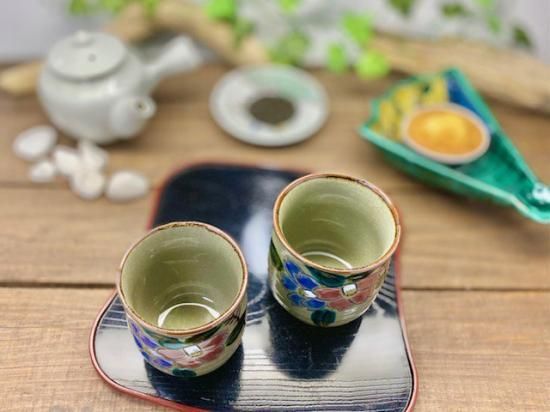 メーカー直送 九谷焼 夫婦湯呑 コンビ山茶花 裏絵