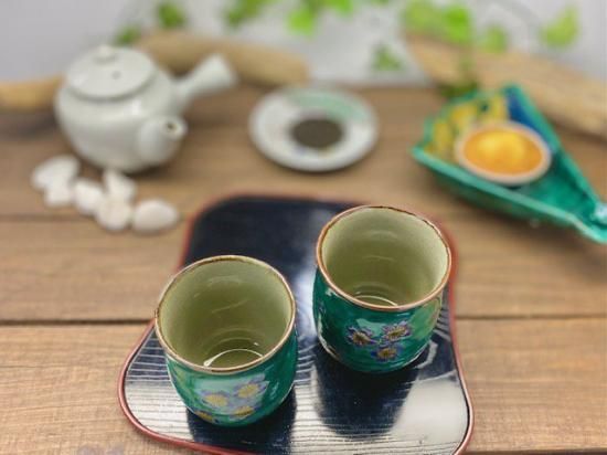 メーカー直送 九谷焼 夫婦湯呑 グリーン地桜 裏絵