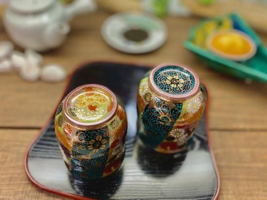 メーカー直送 九谷焼 夫婦湯呑 青粒 金花詰 裏絵