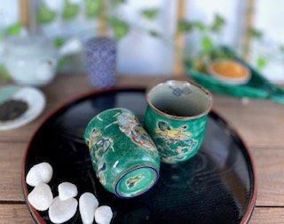 メーカー直送 九谷焼 夫婦湯呑 宝尽くし緑塗り 中裏絵 WWW_OPDRERGINERDOGAN_COM