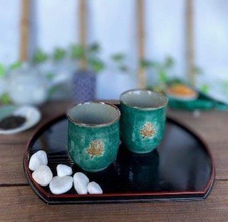 メーカー直送 九谷焼 夫婦湯呑 しだれ桜緑塗り 裏絵