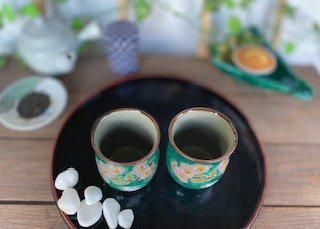 メーカー直送 九谷焼 夫婦湯呑 白兎ソメイヨシノ緑塗り 裏絵 WWW_OPDRERGINERDOGAN_COM