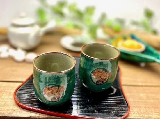 メーカー直送 九谷焼 夫婦湯呑 金丸松竹梅緑塗り 裏絵