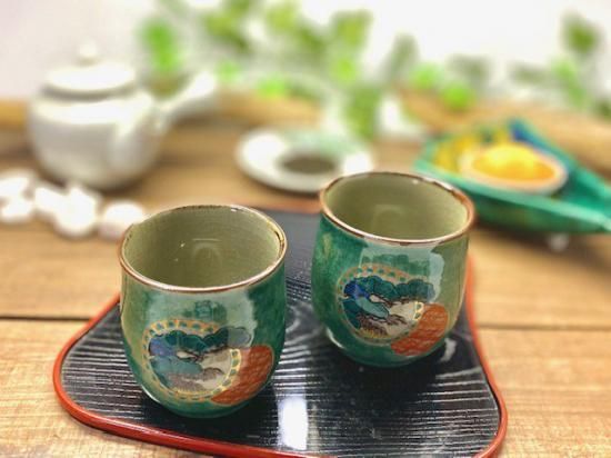 メーカー直送 九谷焼 夫婦湯呑 金丸松竹梅緑塗り 裏絵
