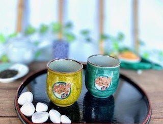 メーカー直送 九谷焼 夫婦湯呑 金丸松竹梅 黄色&緑塗り 裏絵