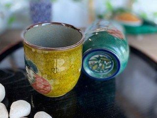 メーカー直送 九谷焼 夫婦湯呑 金丸松竹梅 黄色＆緑塗り 裏絵 WWW_OPDRERGINERDOGAN_COM