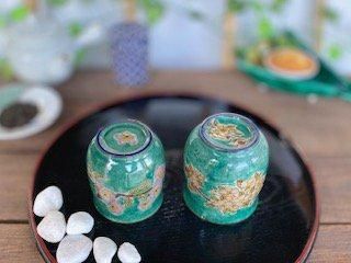 メーカー直送 九谷焼 夫婦湯呑 ソメイヨシノ緑塗り＆しだれ桜緑塗り 裏絵 WWW_OPDRERGINERDOGAN_COM