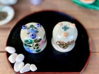 メーカー直送 九谷焼 夫婦湯呑 三つ足 がく紫陽花＆風神雷神 中裏絵 WWW_OPDRERGINERDOGAN_COM