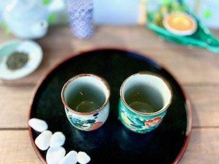 メーカー直送 九谷焼 夫婦湯呑 金丸松竹梅＆椿に鳥緑塗り 裏絵 WWW_OPDRERGINERDOGAN_COM