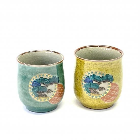メーカー直送 九谷焼 夫婦湯呑 金丸松竹梅 緑塗り＆黄色 裏絵