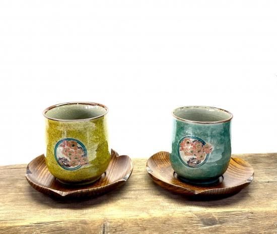 メーカー直送 九谷焼 夫婦湯呑 金丸松竹梅 緑塗り＆黄色 裏絵