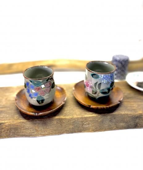 メーカー直送 九谷焼 ペア湯呑 同サイズ コンビ山茶花&がく紫陽花ピンク ブルー 裏絵