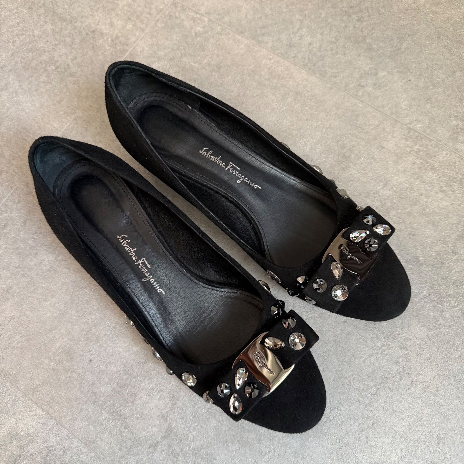未使用級✨フェラガモ ヴァラリボン ビジュー オープントゥ 6 1/2 D 未