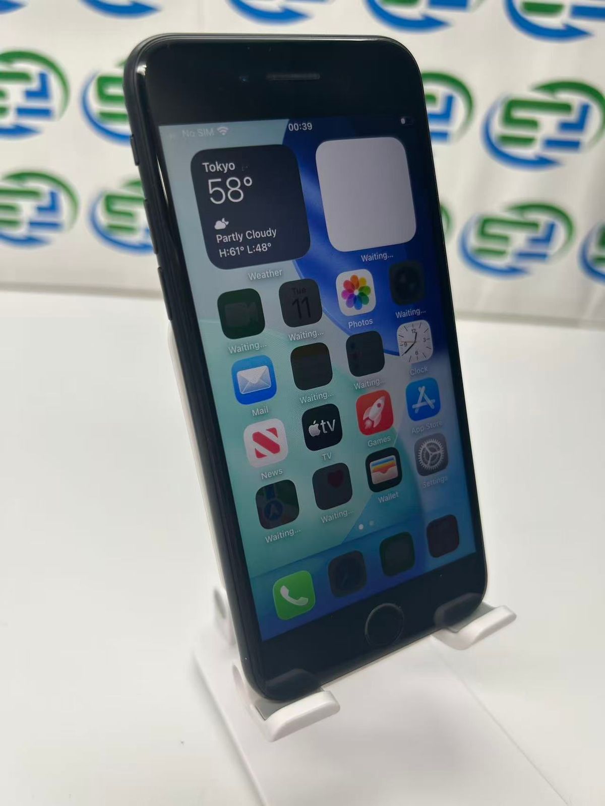 iPhone SE 第2世代 64GB ブラック SIMフリー スマホ APPLE SE2