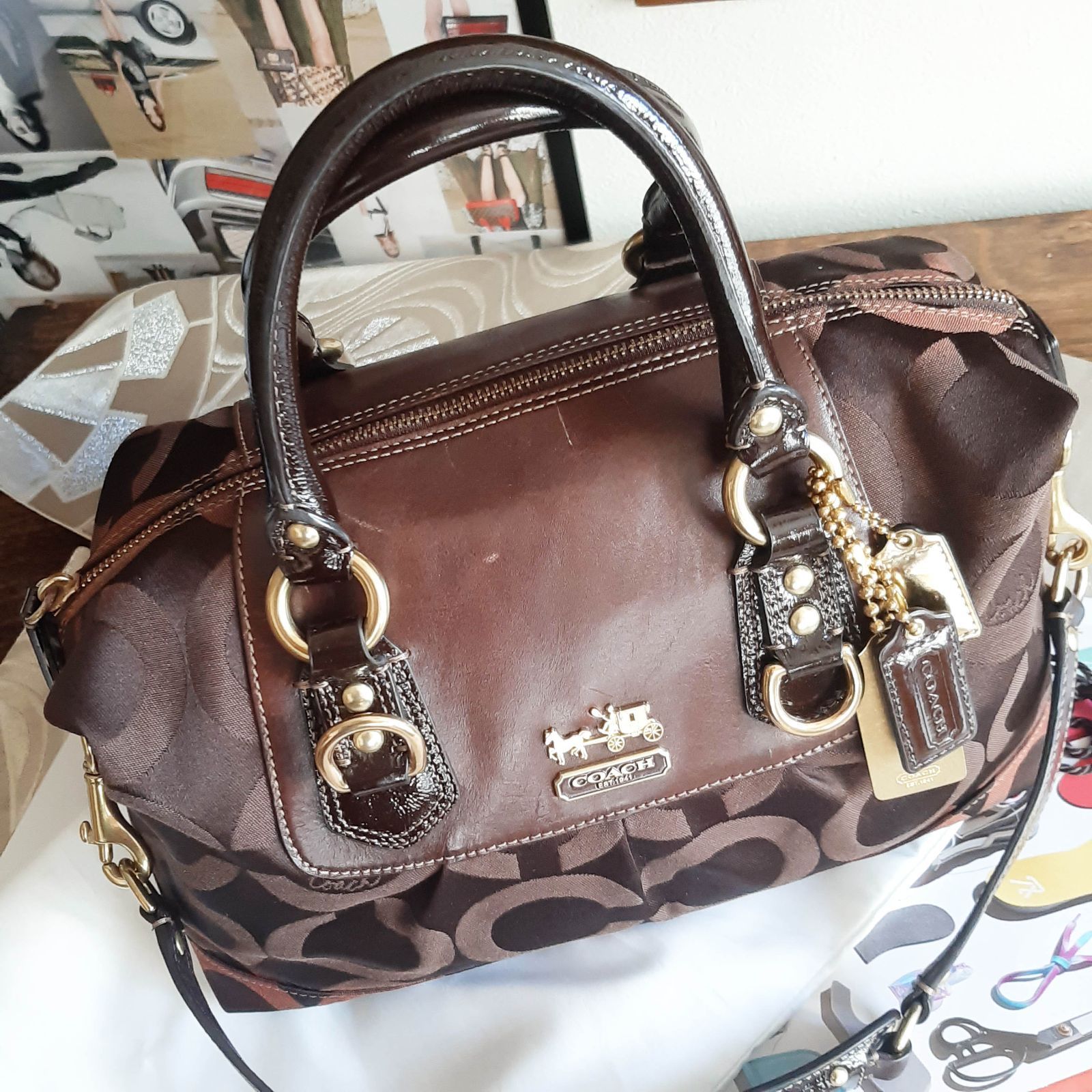 コーチ シグネチャー ショルダーバッグ COACH HBB04