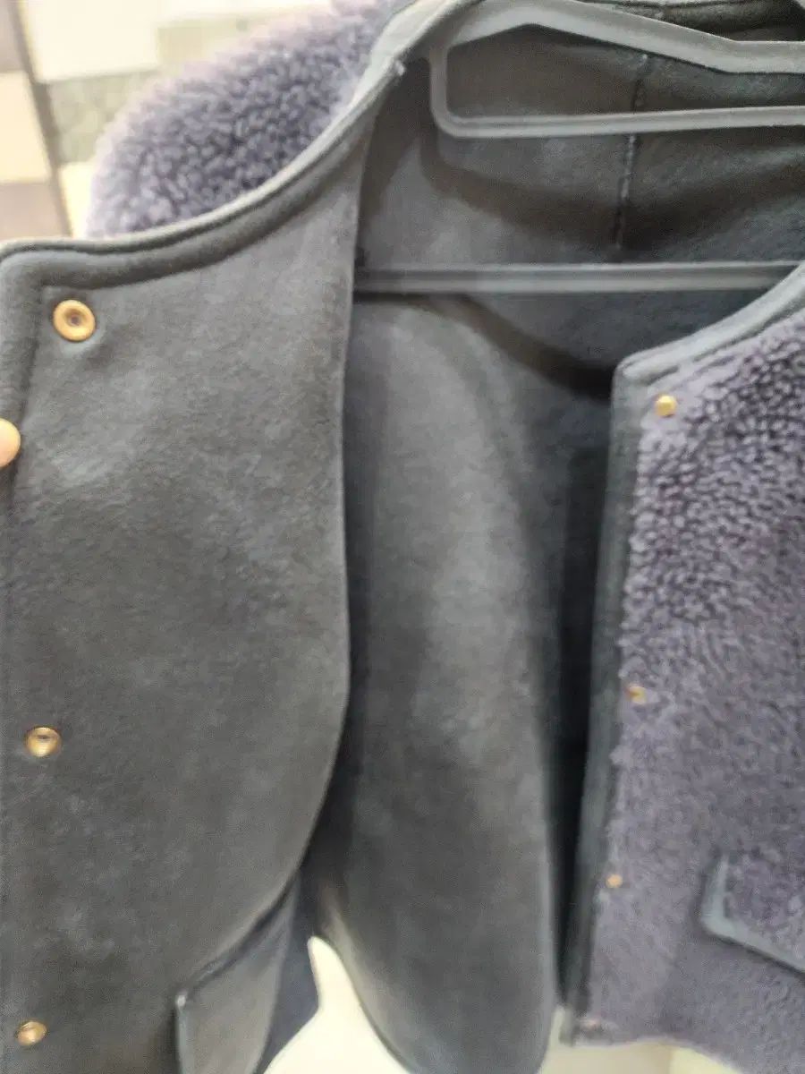 グローバル送料無料。 A G シープスキン ムートン ジャケット