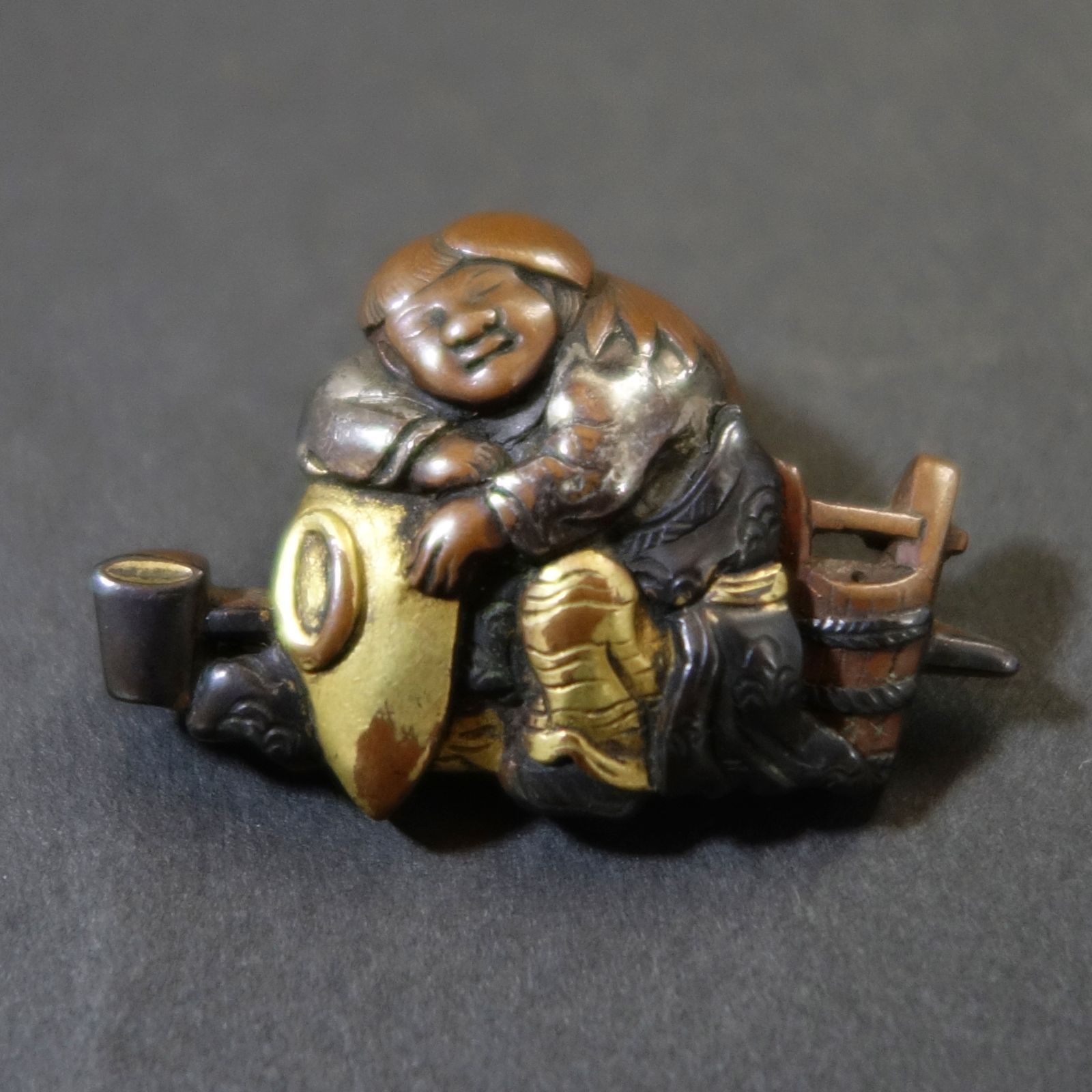 □時代物□ 前金具 『名金工/菊川』 金銀象嵌 彫金細工 赤銅 朧銀