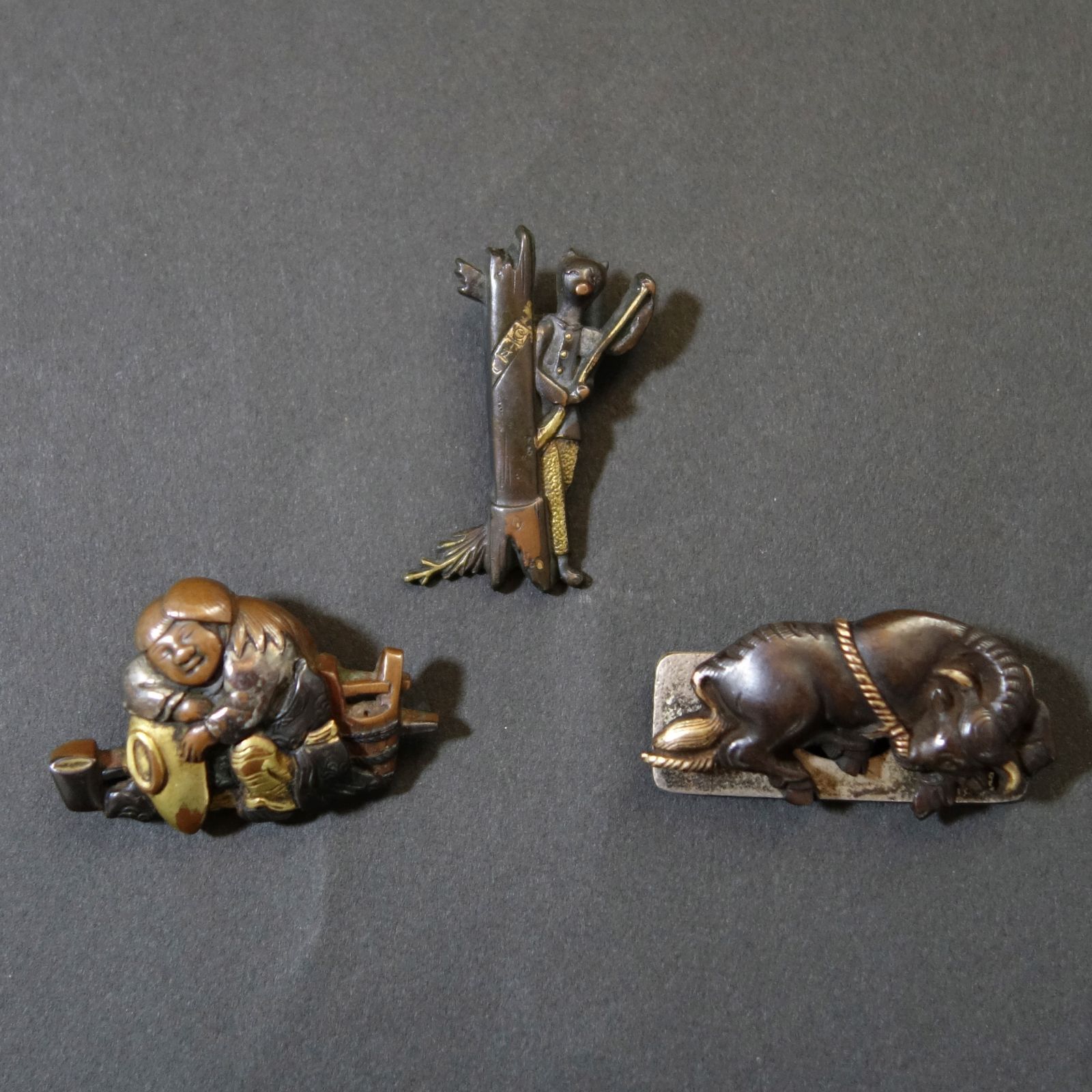 金工品 【 高肉彫 象嵌 鍍金 煙草入前金具 刀装具 ×7点 】 金属工芸