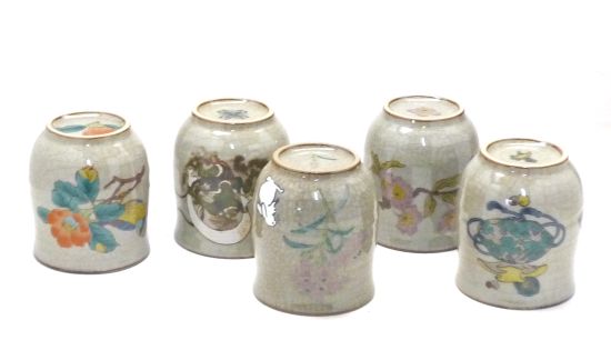 メーカー直送 九谷焼 五客お湯呑 湯飲み 小 白兎なでしこ 宝尽くし 椿に鳥 風神雷神 ソメイヨシノ 裏絵