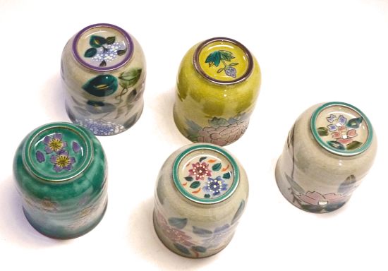 メーカー直送 九谷焼 五客お湯呑 湯飲み 大 手描き花柄 コンビ山茶花 和桜 グリーン地桜 がく紫陽花 吉田屋牡丹 シリーズ 裏絵