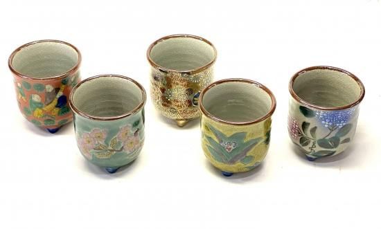 メーカー直送 九谷焼 五客湯呑 三つ足 木米写し ソメイヨシノ緑塗り 金花詰 吉田屋万年青 がく紫陽花ピンク&ブルー