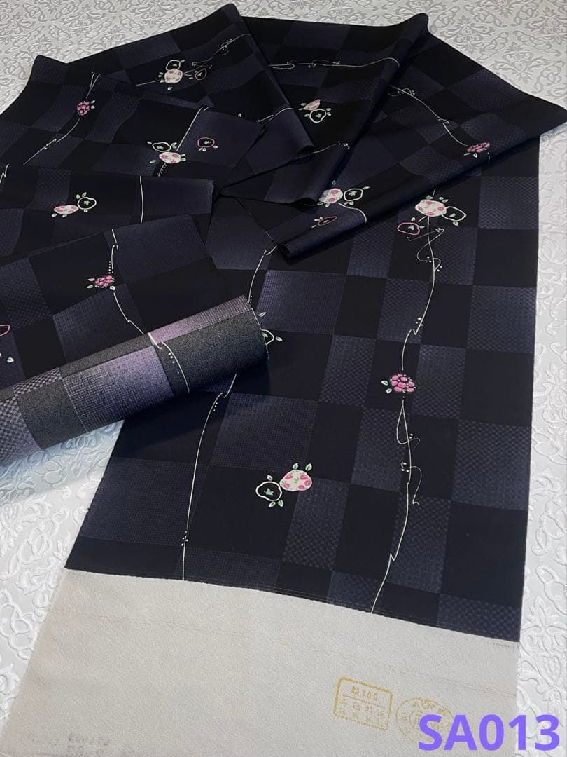 小紋 反物 変わり市松 玉椿に橘 正絹 SA 013