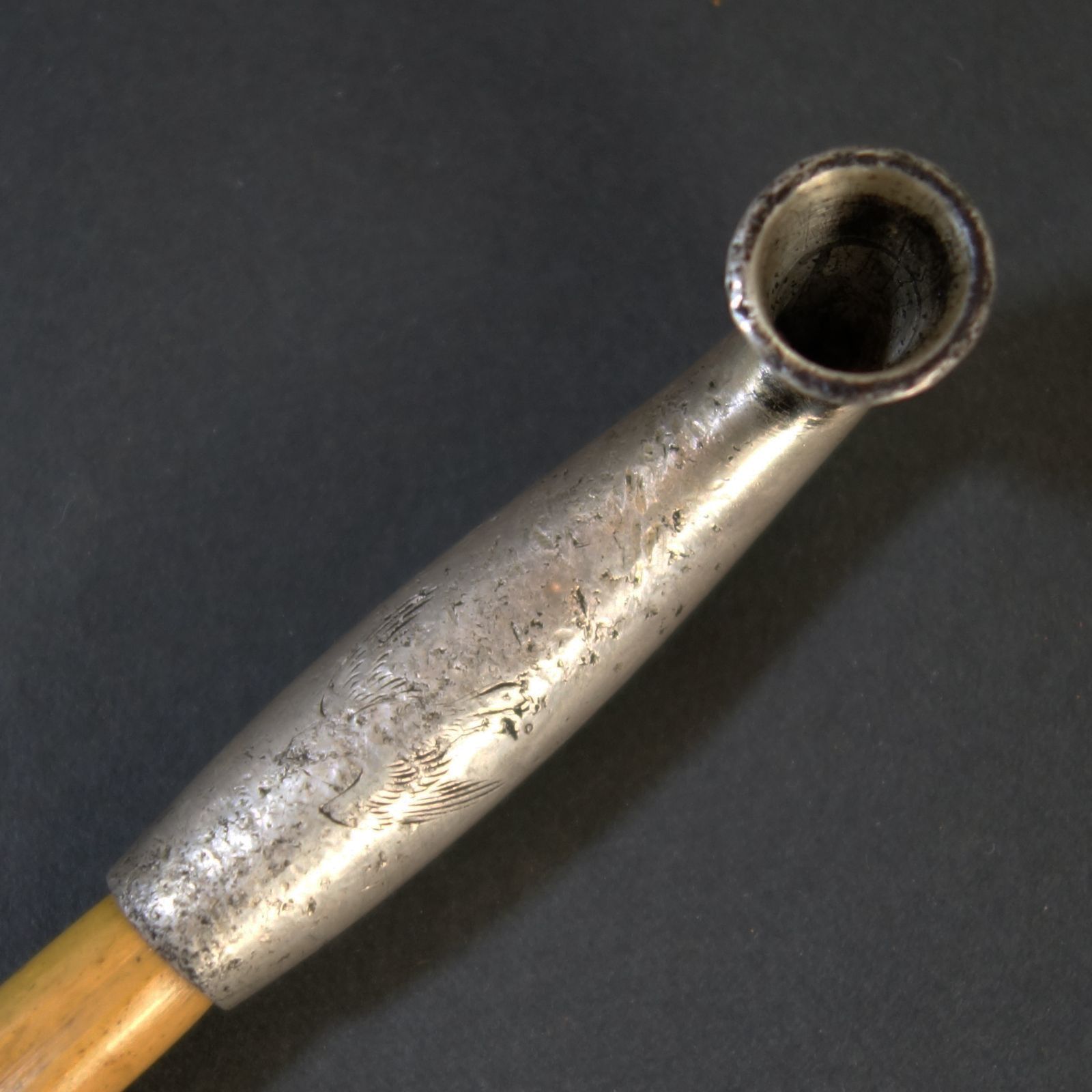 煙管 【 銀製 彫刻 冬牡丹と千鳥図 煙管 】 喫煙具 骨董 古美術