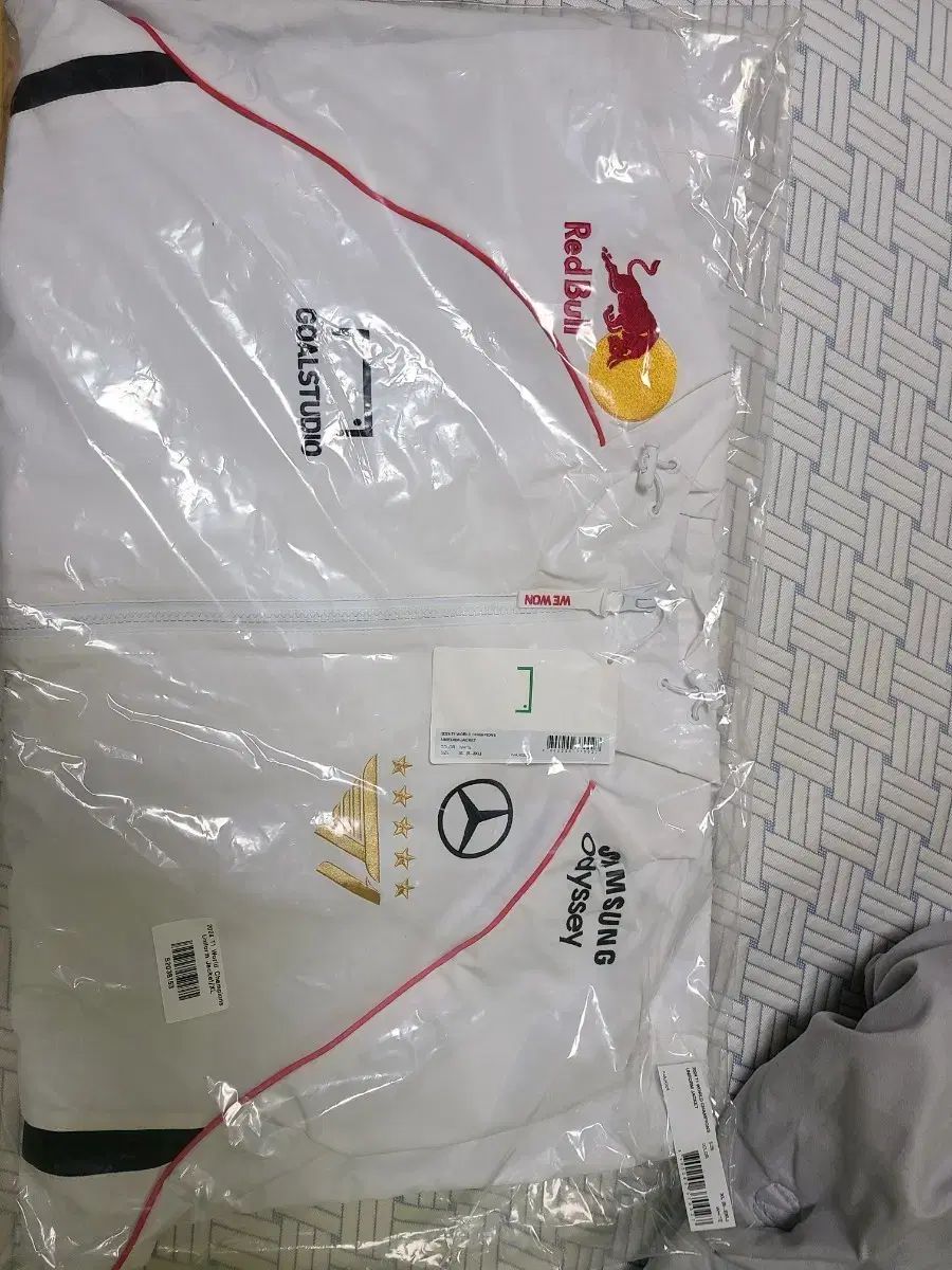 24 t1 League of Legends World Championship 優勝 ジャケット