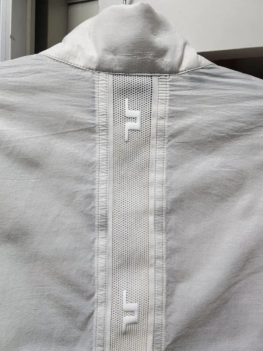 ウィンドブレーカー ジャケット