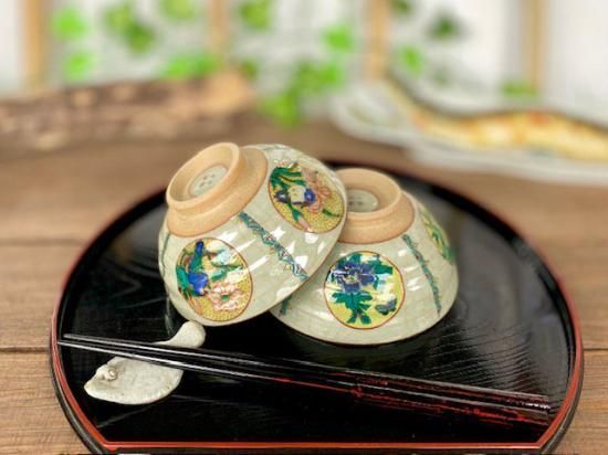 メーカー直送 九谷焼 飯碗 茶碗 ペア 丸紋吉田屋花鳥＆松竹梅 中絵