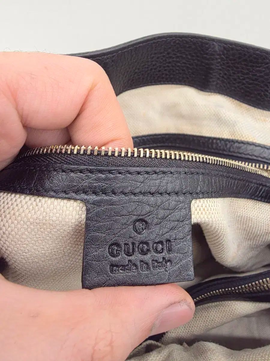 ブラック タッセル