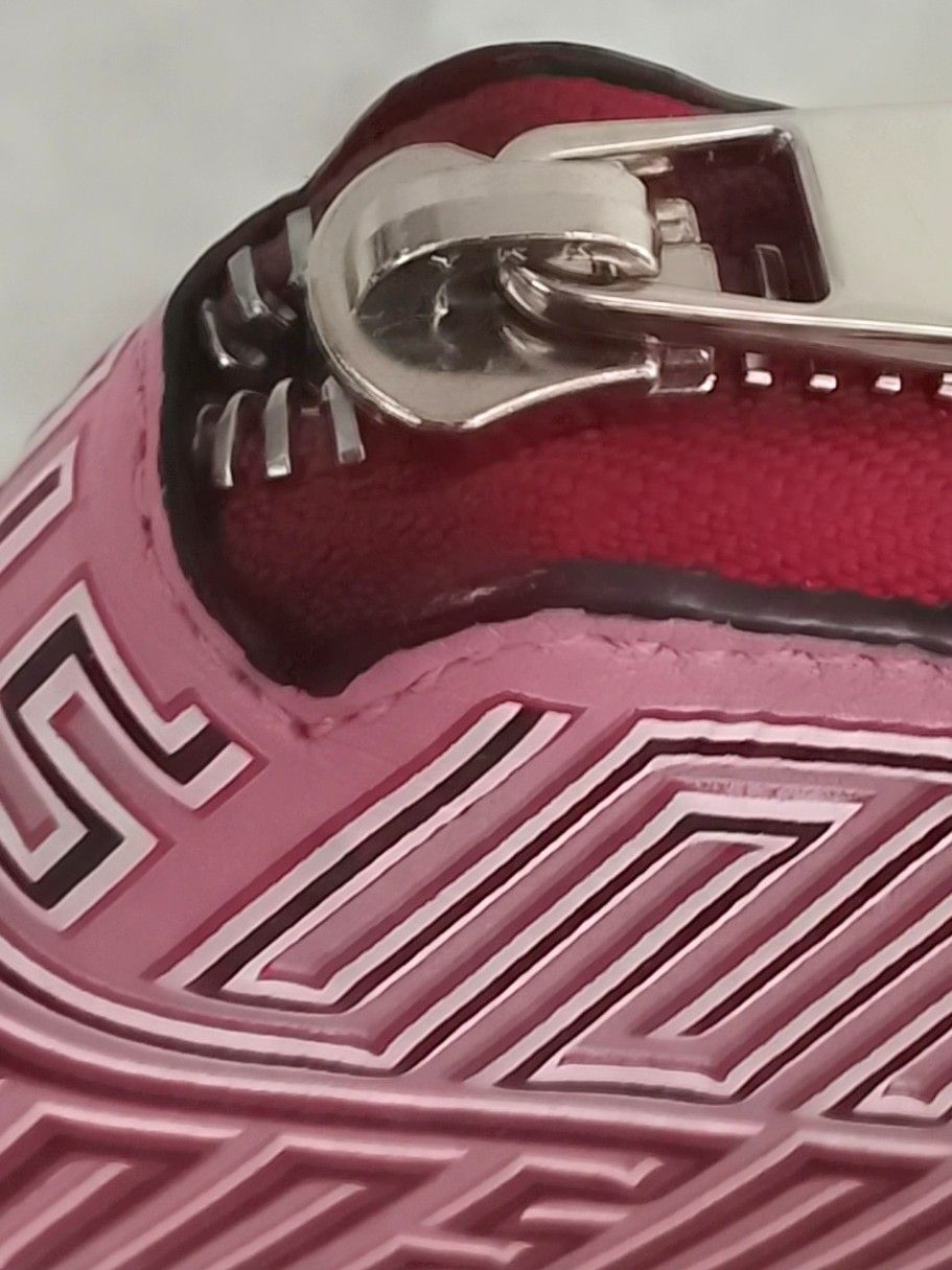 メイズ スクエアジップウォレット