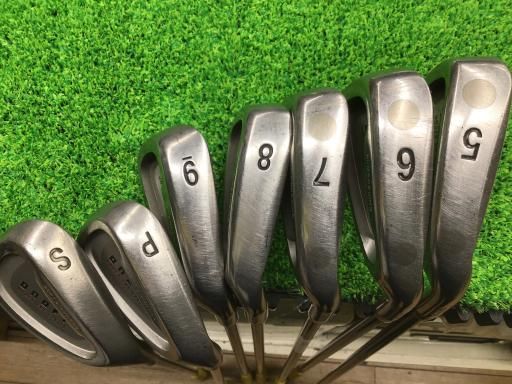 グローブライド ONOFF UNDER CUT CAVITY 8S アイアンセット IR SMOOTH KICK MP-1 フレックスR メンズ 男性用 右利き 右用 Cランク ゴルフクラブ MERCADOAVALIA_COM_BR