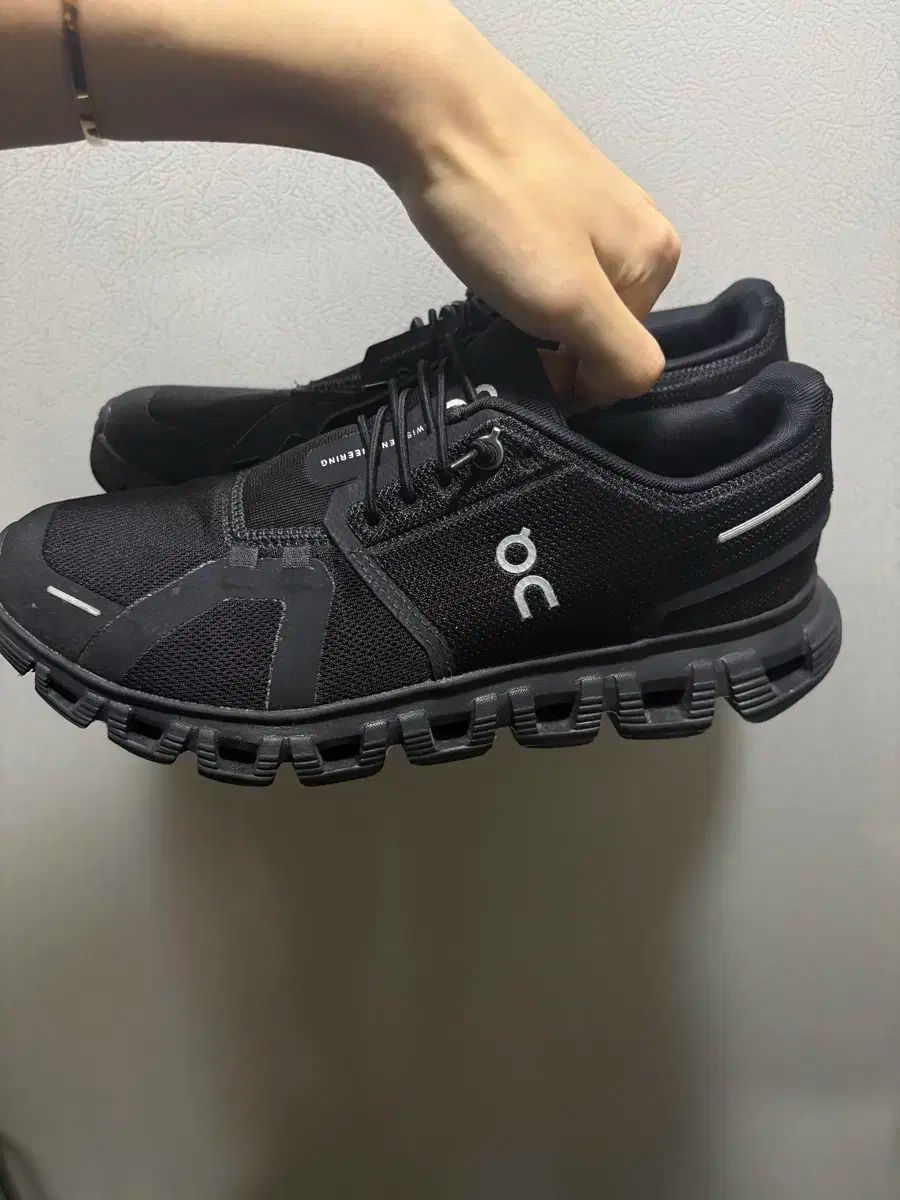 単 ランニング クラウド 5 オール ブラック