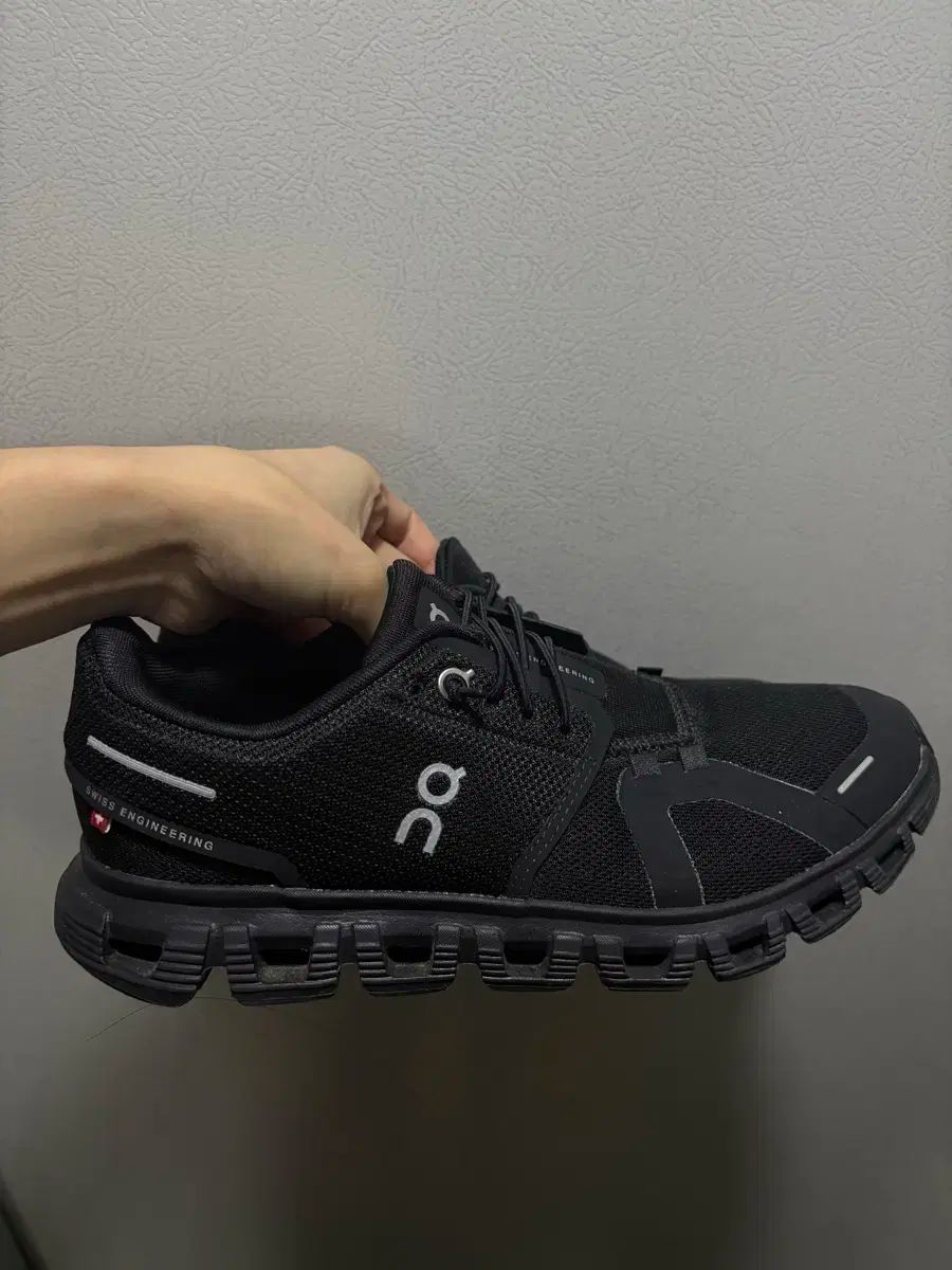 単 ランニング クラウド 5 オール ブラック