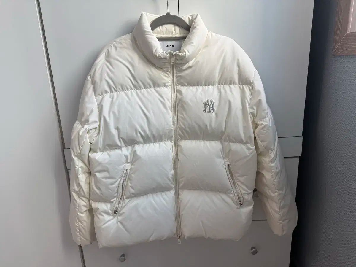 MLB ニューヨーク ヤンキース 白 ダウン アウター