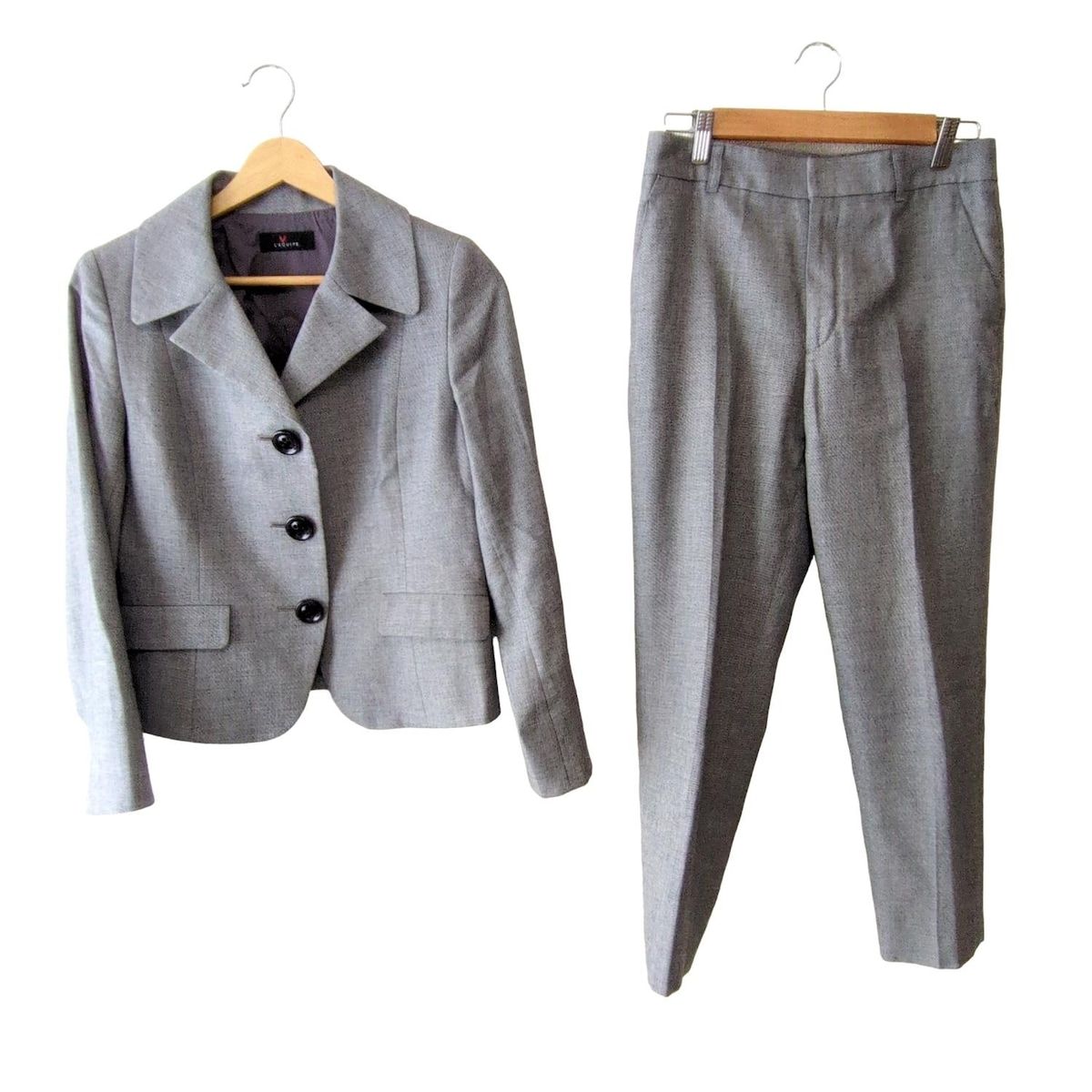 L EQUIPE YOSHIE INABA レキップ ヨシエイナバ レディースパンツスーツ レディース - グレー