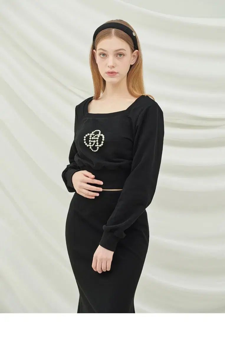 スクエアネック