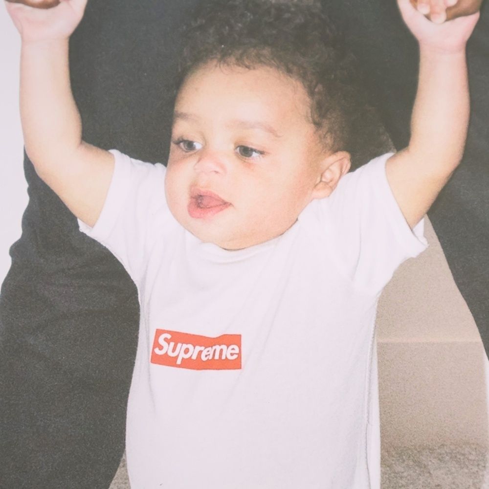 SUPREME (シュプリーム) 23AW × NBA Youngboy Poster Box Hoodie NBA