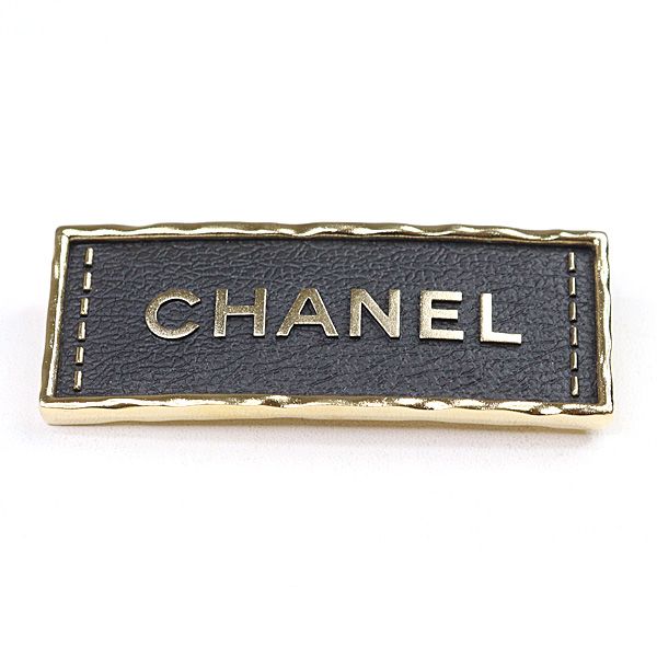 シャネル CHANEL ロゴ ブローチ メタル レザー ゴールド ブラック レザータグ A23S Sランク