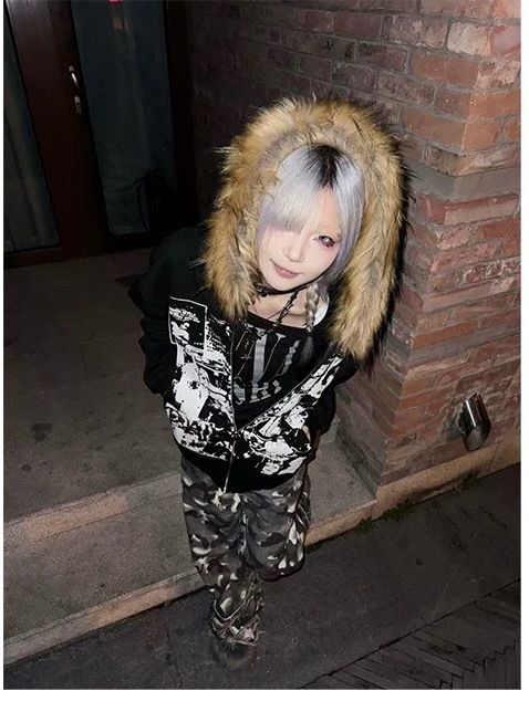 ブラック サブカル ユニセックス メンズ ファー フード パーカー レディース ストリート系 モード系 オーバーサイズ ジップアップ フーディ グラフィックプリント 白 黒 原宿系 秋冬 量産型 地雷系 かわいい カジュアル コーデ