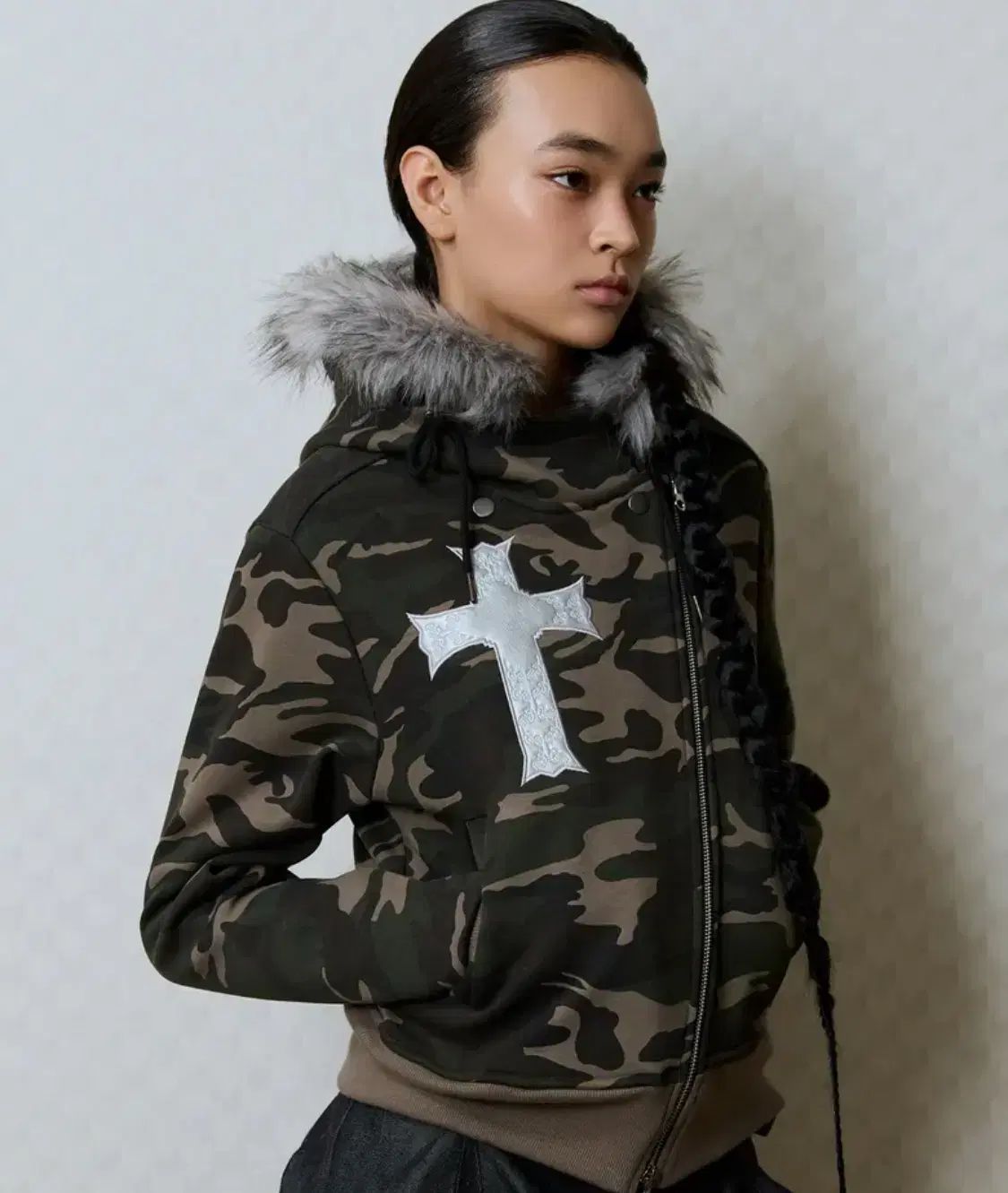 LUVISTRUE アシンメトリー ジップアップパーカー カモフラ