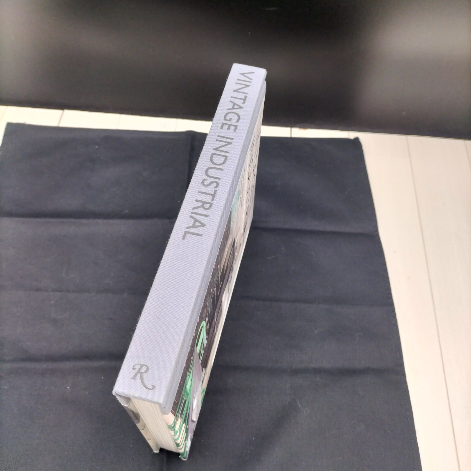 本 VINTAGE INDUSTRIAL 洋書 モデルルーム展示品(M-2511IN7) - メルカリ