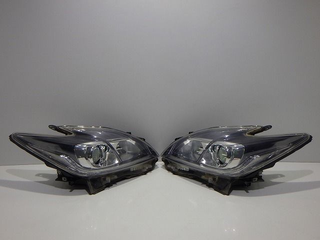 30プリウス ヘッドライト左右 HID ZVW30 後期 47-52 モ 81145/81185