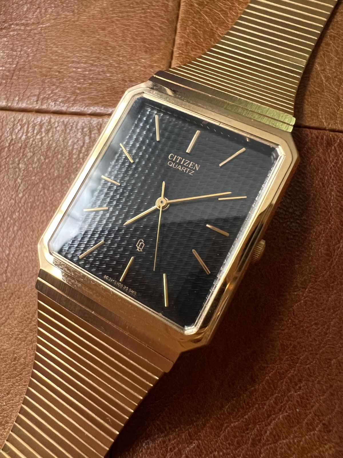 シチズン クオーツ スクエア メンズ 紳士 ゴールド色 稼働品